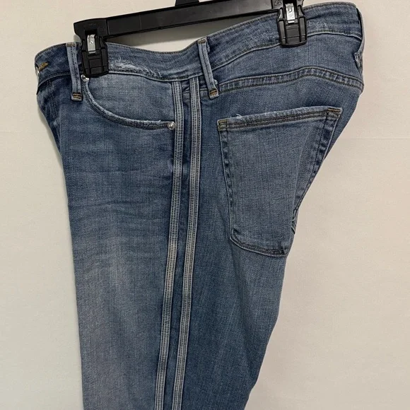 Good American Good Waist
Athletic Stripe Skinny Jeans - Picture 9 of 13